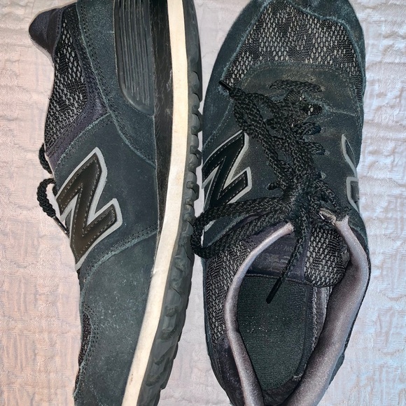 New Balance Sneakers - Picture 1 of 1